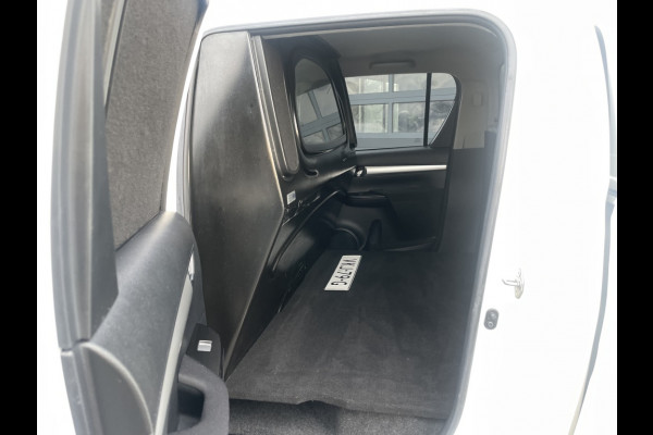 Toyota Hilux 2.4 D-4D DC 4WD | 3500kg AHG | camera