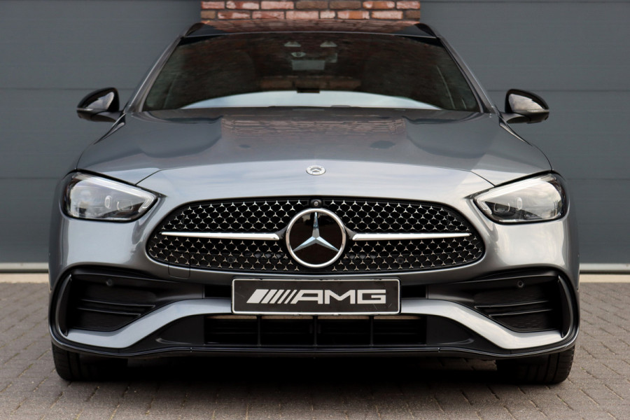 Mercedes-Benz C-Klasse Estate 300 e AMG Line Premium+ | Distronic+ | Panoramadak | Trekhaak | Memory | HUD | Digital Light | Verwarmd Stuurwiel | Advanced Sound System | Keyless Go | Surround Camera |