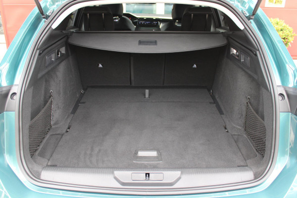 Peugeot 308 SW 1.2 MILD Hybrid 145PK e-DCS6 ALLURE | KEYLESS ENTRY/START | DRAADLOZE APPLE CARPLAY/ANDROID AUTO | NAVIGATIE | CLIMATE CONTROL | LICHTMETALEN VELGEN 17" | LED KOPLAMPEN | 360° CAMERA | ADAPTIVE CRUISE CONTROL | DODEHOEK DETCTIE | DRAADLOZE TELEFOONLADER |