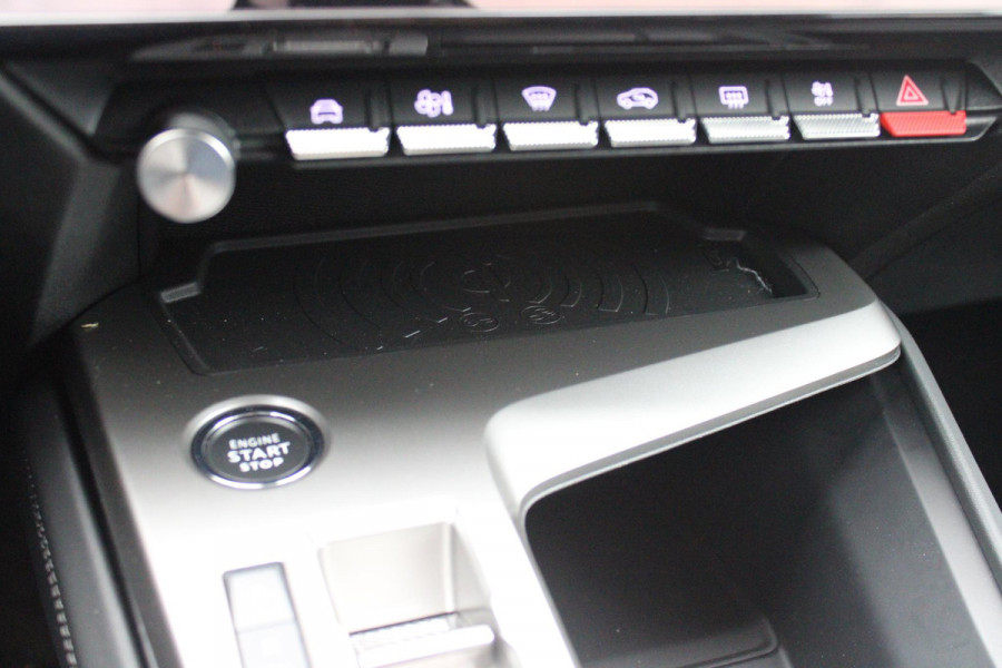 Peugeot 308 SW 1.2 MILD Hybrid 145PK e-DCS6 ALLURE | KEYLESS ENTRY/START | DRAADLOZE APPLE CARPLAY/ANDROID AUTO | NAVIGATIE | CLIMATE CONTROL | LICHTMETALEN VELGEN 17" | LED KOPLAMPEN | 360° CAMERA | ADAPTIVE CRUISE CONTROL | DODEHOEK DETCTIE | DRAADLOZE TELEFOONLADER |