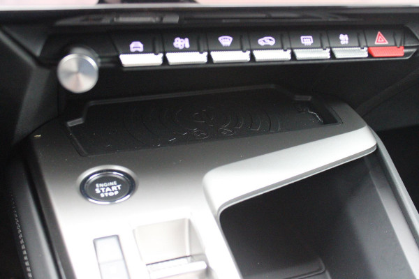 Peugeot 308 SW 1.2 MILD Hybrid 145PK e-DCS6 ALLURE | KEYLESS ENTRY/START | DRAADLOZE APPLE CARPLAY/ANDROID AUTO | NAVIGATIE | CLIMATE CONTROL | LICHTMETALEN VELGEN 17" | LED KOPLAMPEN | 360° CAMERA | ADAPTIVE CRUISE CONTROL | DODEHOEK DETCTIE | DRAADLOZE TELEFOONLADER |