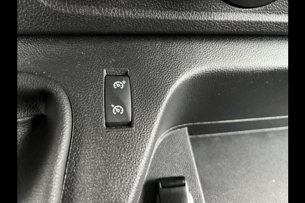 Nissan Interstar 2.3 dCi 136pk E6 L2H2 N-Connecta 3p BPM Vrij! Lease €294 p/m, Navi, Camera, PDC, Airco, Trekhaak, Cruise controle, Onderhoudshistorie aanwezig