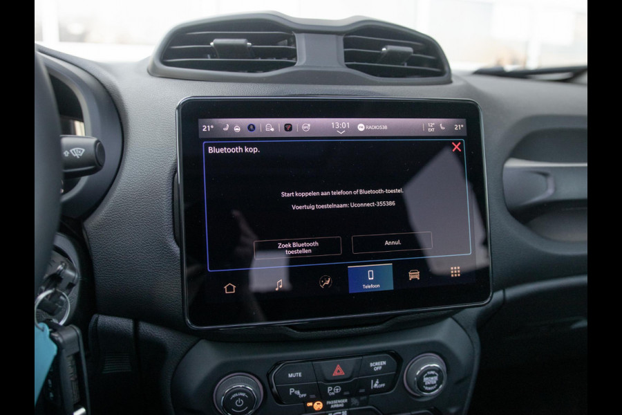 Jeep Renegade 4xe 240 Plug-in Hybrid Electric The North Star | Schuif/Kanteldak | Winter Pack | Techno Green