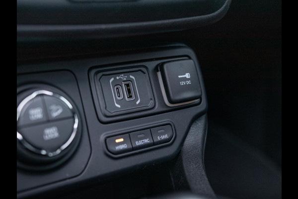 Jeep Renegade 4xe 240 Plug-in Hybrid Electric The North Star | Schuif/Kanteldak | Winter Pack | Techno Green