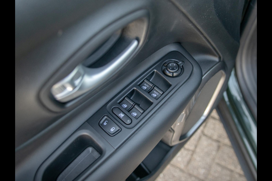 Jeep Renegade 4xe 240 Plug-in Hybrid Electric The North Star | Schuif/Kanteldak | Winter Pack | Techno Green