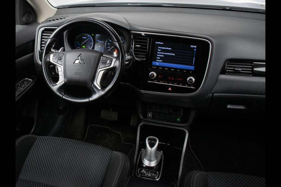 Mitsubishi Outlander 2.4 PHEV Sport (APPLE CARPLAY,NAVI,CAMERA,CLIMATE,CRUISE,STOELVERWARMING,LED,GETINT,TREKHAAK,LM VELGEN)
