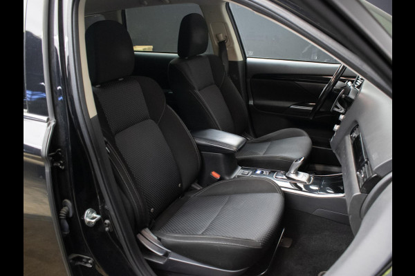 Mitsubishi Outlander 2.4 PHEV Sport (APPLE CARPLAY,NAVI,CAMERA,CLIMATE,CRUISE,STOELVERWARMING,LED,GETINT,TREKHAAK,LM VELGEN)