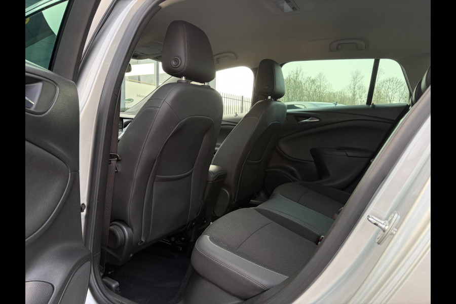 Opel Astra Sports Tourer 1.4 Innovation Dealer Onderhouden,Navi,Camera,Trekhaak,150pk,Keyless,Rijstrooksensor,Halfleder,2e Eigenaar,Lm velgen,BSD,PDC V+A,N.A.P,Apk tot 12-2026
