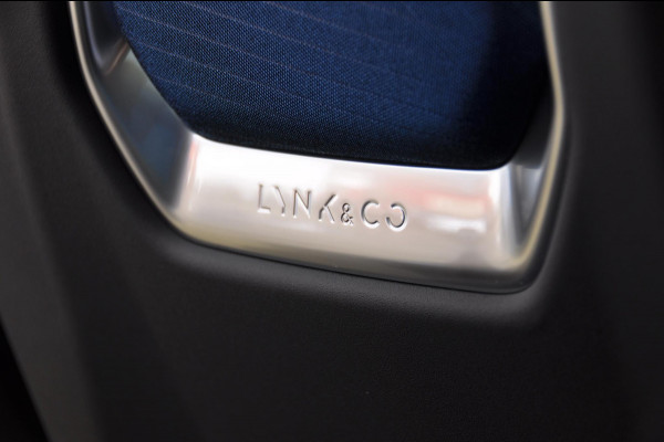 Lynk & Co 01 1.5 Rolhoes / zwarte dakhemel / 360 Camera / Adaptieve cruise control / Elektrische stoelen / BLIS / Stoelverwarming / Elektrische achterklep / Climate control / Parkeersensoren met camera / Regensensor / Keyless entry /