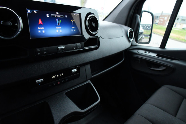 Mercedes-Benz Sprinter 317 1.9 CDI L2H2 RWD AMG Black Edition FACELIFT! Camera, Cruise, Carplay, LED, Multimedia, 170pk, NAVI, Automaat, Uniek!