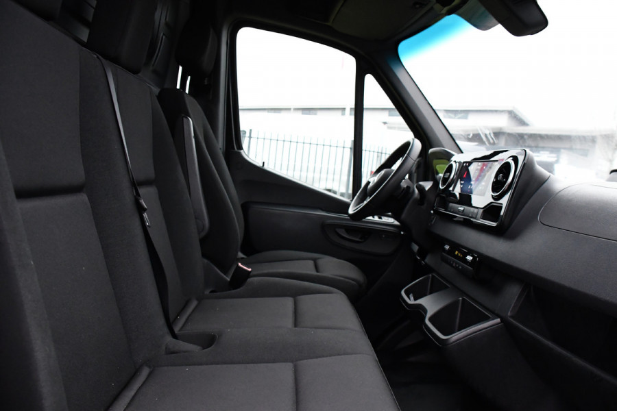 Mercedes-Benz Sprinter 317 1.9 CDI L2H2 RWD AMG Black Edition FACELIFT! Camera, Cruise, Carplay, LED, Multimedia, 170pk, NAVI, Automaat, Uniek!
