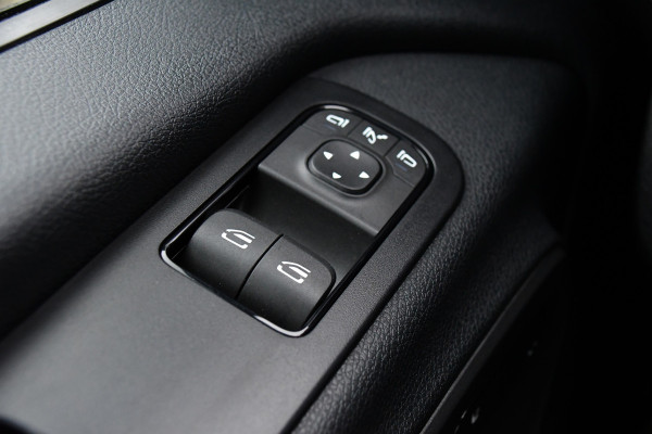 Mercedes-Benz Sprinter 317 1.9 CDI L2H2 RWD AMG Black Edition FACELIFT! Camera, Cruise, Carplay, LED, Multimedia, 170pk, NAVI, Automaat, Uniek!