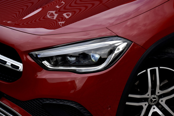 Mercedes-Benz GLA 250 4MATIC 224pk Premium Plus | Panoramadak | ACC | Memory seats | 360 Camera | Head-Up | Stoelverwarming |