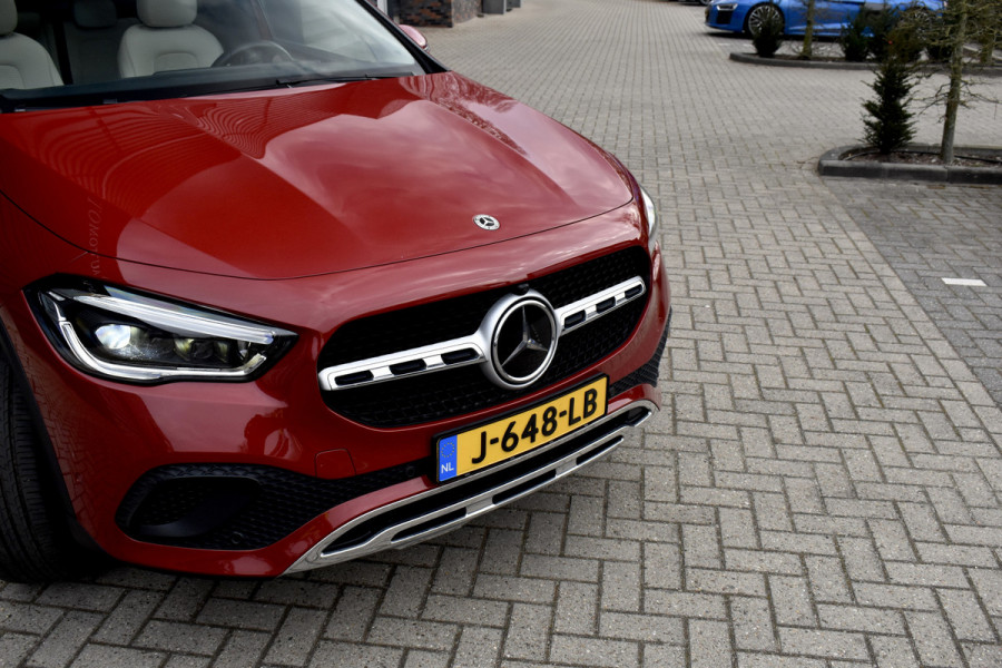 Mercedes-Benz GLA 250 4MATIC 224pk Premium Plus | Panoramadak | ACC | Memory seats | 360 Camera | Head-Up | Stoelverwarming |