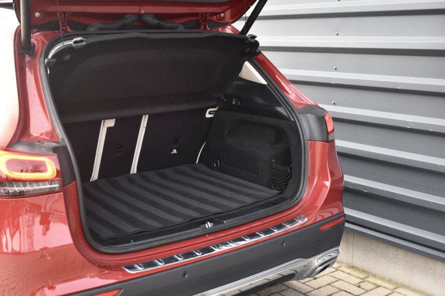 Mercedes-Benz GLA 250 4MATIC 224pk Premium Plus | Panoramadak | ACC | Memory seats | 360 Camera | Head-Up | Stoelverwarming |