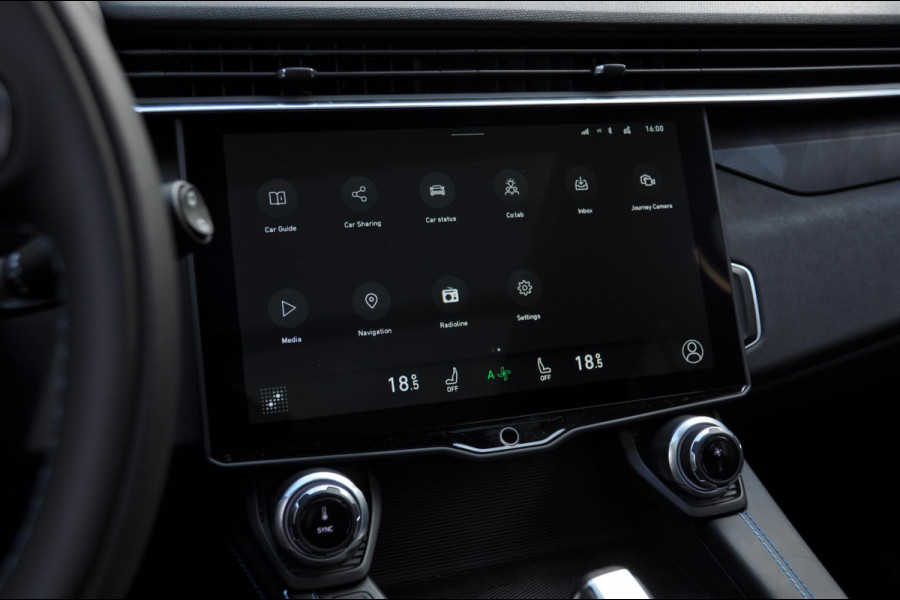 Lynk & Co 01 1.5 Rolhoes / zwarte dakhemel / 360 Camera / Adaptieve cruise control / Elektrische stoelen / BLIS / Stoelverwarming / Elektrische achterklep / Climate control / Parkeersensoren met camera / Regensensor / Keyless entry /