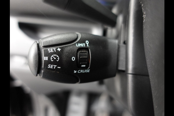 Peugeot Expert 100pk L2H1 Premium Apple Carplay / Android Auto Cruise control Airco DAB+ 3zits Lichtmetalen velgen