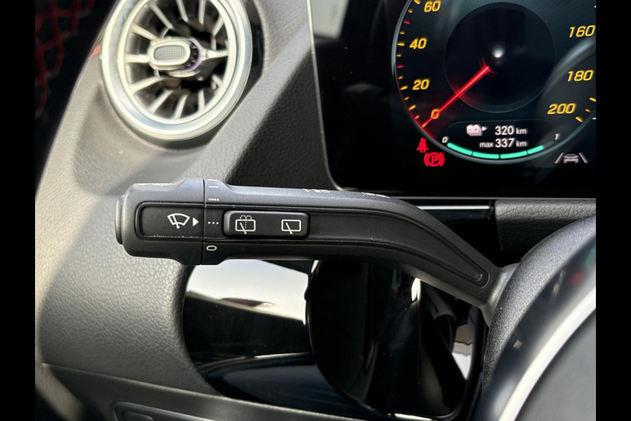 Mercedes-Benz EQA 250 Business Solution AMG 67 kWh | 42500 km | Stoelverwarming | Dodehoeksensoren | Camera |