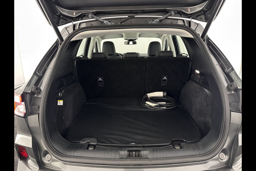 Ford Kuga 2.5 PHEV Vignale (Plug-In) (INCL-BTW) Aut. *HEAD-UP | LEATHER | DIGI-COCKPIT | FULL-LED | KEYLESS | DAB | CARPLAY | NAVI-FULLMAP | MEMORY-PACK | HEATED-COMFORTSEATS | PRIVACYGLASS | TOWBAR | 18''ALU*