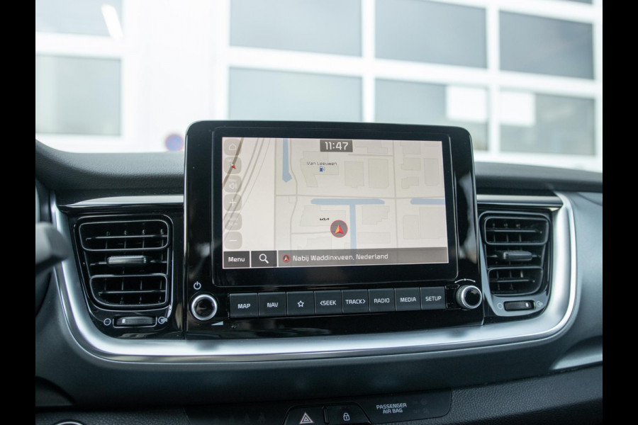 Kia Stonic 1.0 T-GDi MHEV DynamicPlusLine l Automaat l LM velgen l Navigatie l Apple carplay & Android auto l Trekhaak l