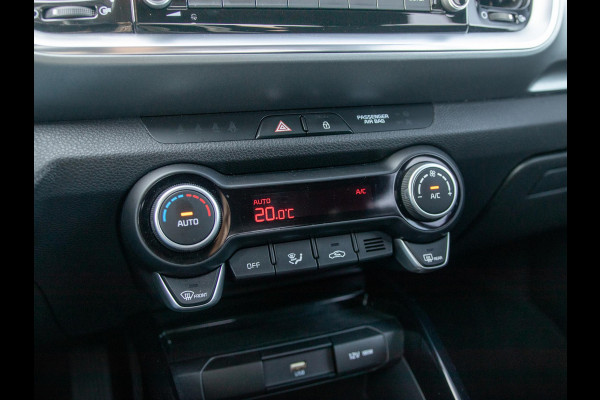 Kia Stonic 1.0 T-GDi MHEV DynamicPlusLine l Automaat l LM velgen l Navigatie l Apple carplay & Android auto l Trekhaak l