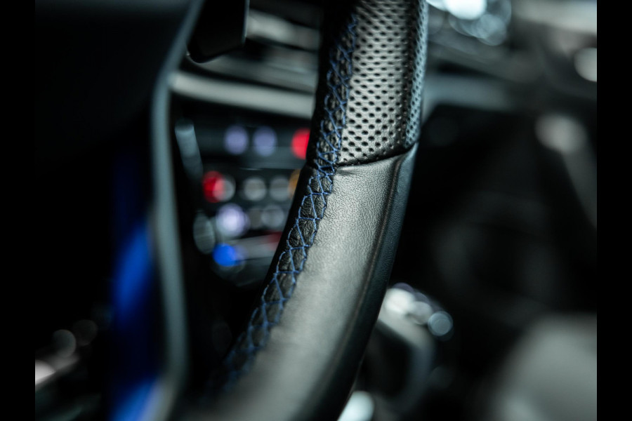 Volkswagen T-Roc 2.0 TSI 4Motion R | Akra | Elektrische stoelen met geheugen | Pano | Stoelverwarming |