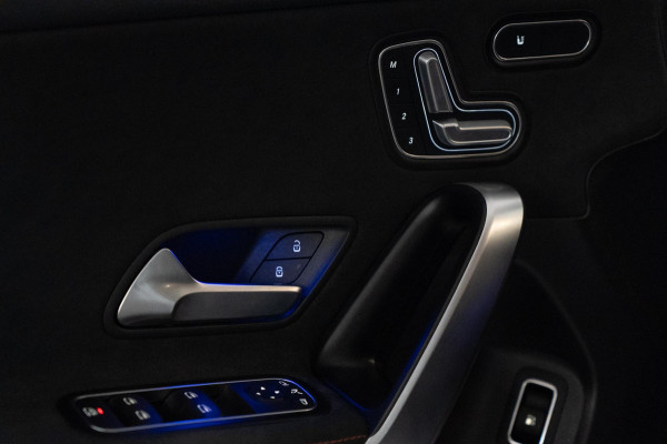 Mercedes-Benz A-Klasse 250 e AMG Line Pano|Memory|Sfeer|Multibeam