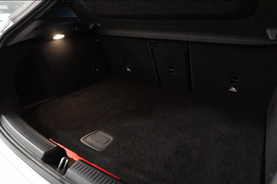 Mercedes-Benz A-Klasse 250 e AMG Line Pano|Memory|Sfeer|Multibeam