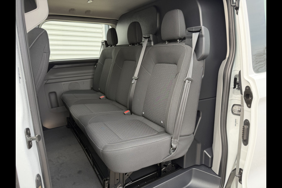 Ford Transit Custom 320 2.0 TDCI L2H1 Trend originele Ford DC 5 persoons / vaste prijs rijklaar € 40.950 ex btw / lease vanaf € 668 / dubbel schuifdeur / isofix / euro 6 diesel / NIEUW bpm vrij / vol opties !