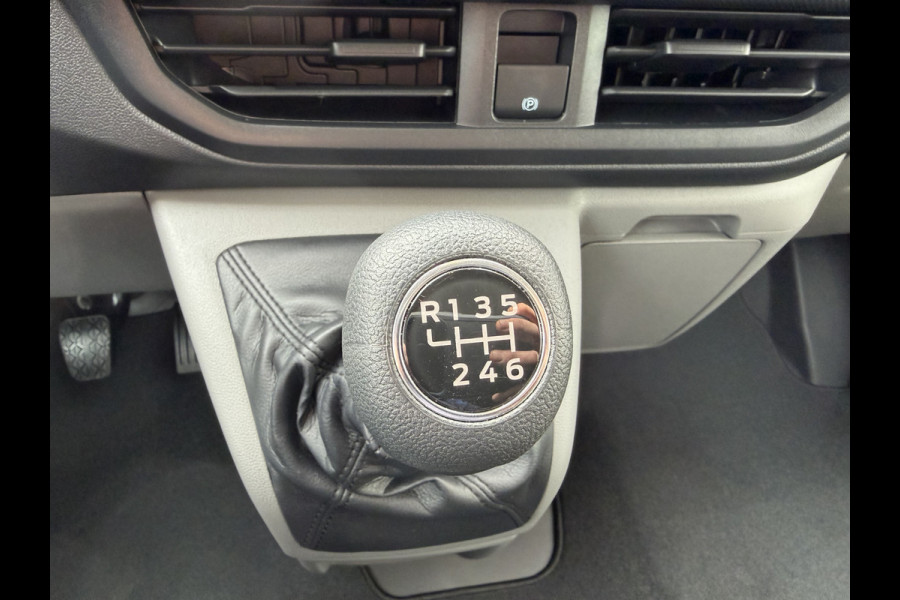 Ford Transit Custom 320 2.0 TDCI L2H1 Trend originele Ford DC 5 persoons / vaste prijs rijklaar € 40.950 ex btw / lease vanaf € 668 / dubbel schuifdeur / isofix / euro 6 diesel / NIEUW bpm vrij / vol opties !