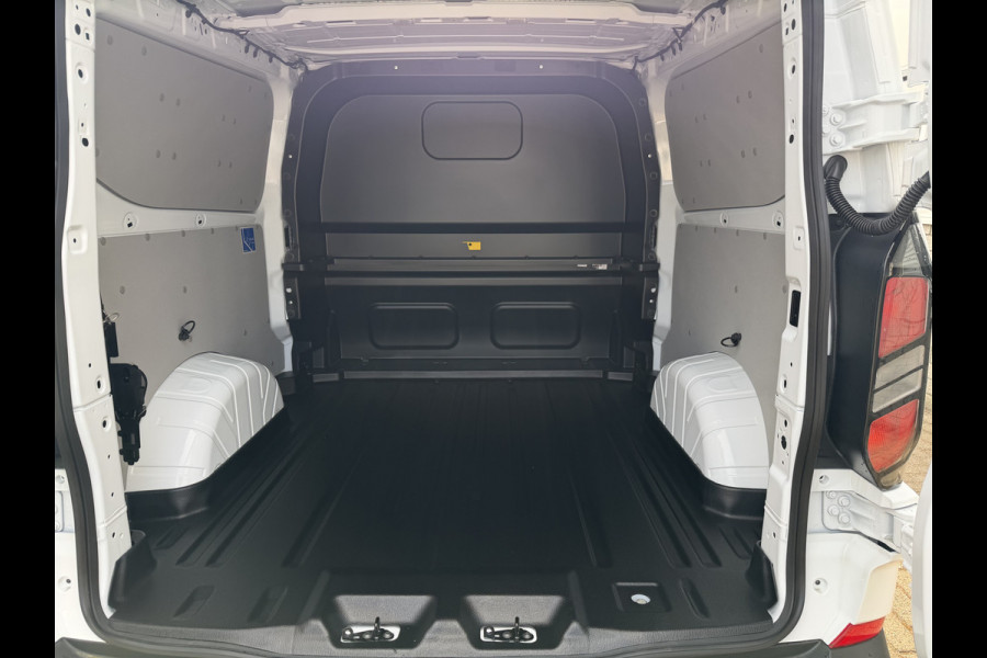 Ford Transit Custom 320 2.0 TDCI L2H1 Trend originele Ford DC 5 persoons / vaste prijs rijklaar € 40.950 ex btw / lease vanaf € 668 / dubbel schuifdeur / isofix / euro 6 diesel / NIEUW bpm vrij / vol opties !