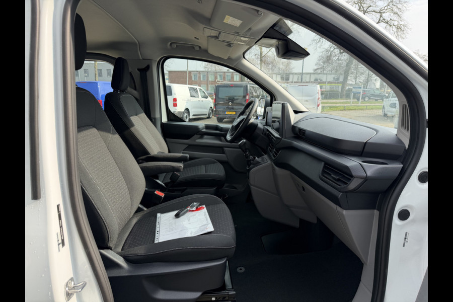 Ford Transit Custom 320 2.0 TDCI L2H1 Trend originele Ford DC 5 persoons / vaste prijs rijklaar € 40.950 ex btw / lease vanaf € 668 / dubbel schuifdeur / isofix / euro 6 diesel / NIEUW bpm vrij / vol opties !