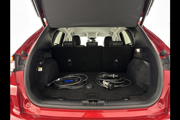 Ford Kuga 2.5 PHEV Vignale (Plug-In) (INCL-BTW) Aut. *LEATHER | DIGI-COCKPIT | FULL-LED | KEYLESS | CAMERA | DAB | CARPLAY | NAVI-FULLMAP | MEMORY-PACK | HEATED-COMFORTSEATS | PRIVACYGLASS | TOWBAR | LANE-ASSIST | 18''ALU*