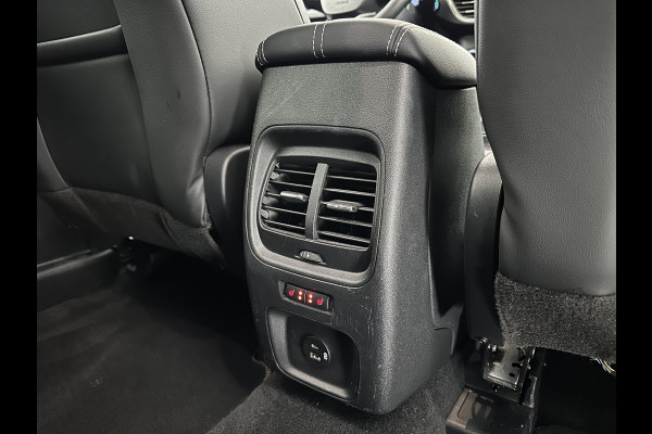 Ford Kuga 2.5 PHEV Vignale (Plug-In) (INCL-BTW) Aut. *LEATHER | DIGI-COCKPIT | FULL-LED | KEYLESS | CAMERA | DAB | CARPLAY | NAVI-FULLMAP | MEMORY-PACK | HEATED-COMFORTSEATS | PRIVACYGLASS | TOWBAR | LANE-ASSIST | 18''ALU*