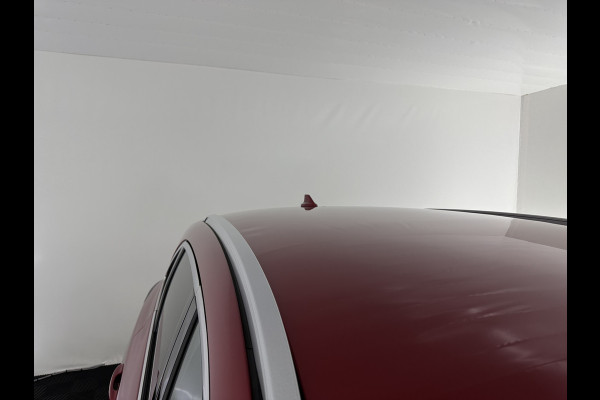 Ford Kuga 2.5 PHEV Vignale (Plug-In) (INCL-BTW) Aut. *LEATHER | DIGI-COCKPIT | FULL-LED | KEYLESS | CAMERA | DAB | CARPLAY | NAVI-FULLMAP | MEMORY-PACK | HEATED-COMFORTSEATS | PRIVACYGLASS | TOWBAR | LANE-ASSIST | 18''ALU*