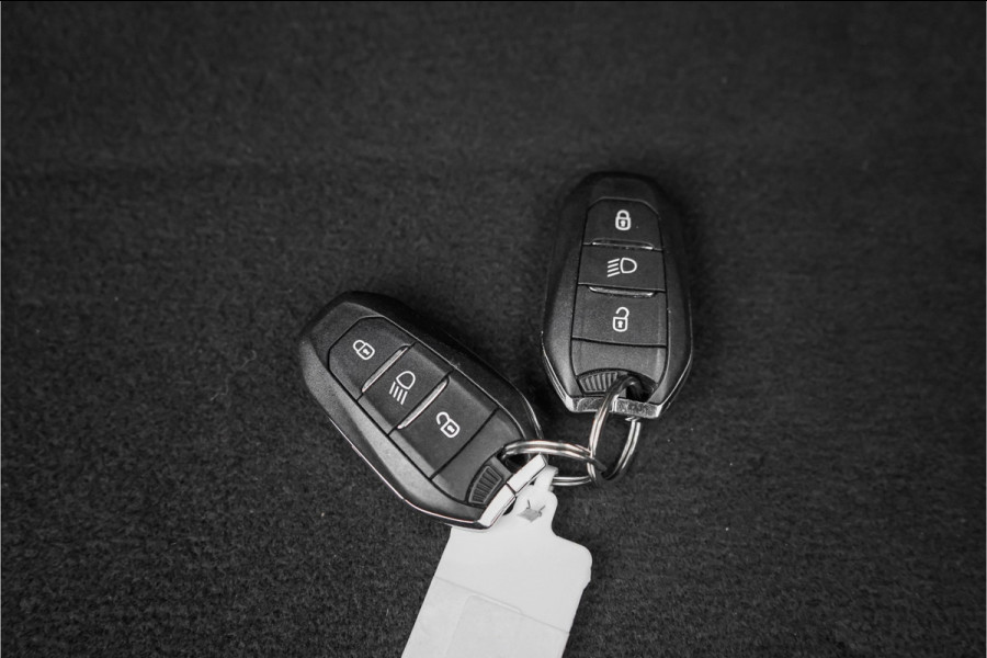 Peugeot 208 1.2 PureTech Allure ACC Virtual Cockpit Camera