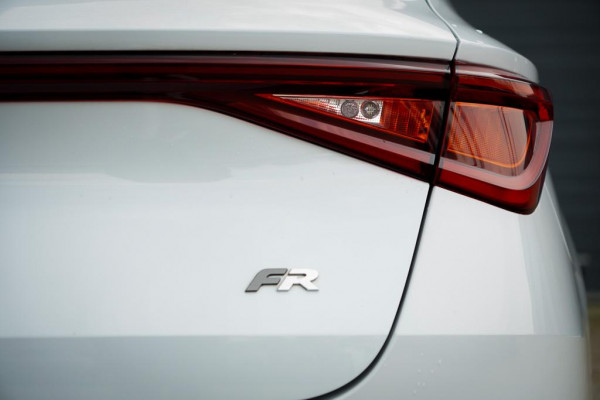 Seat Leon Sportstourer 1.5 eTSI FR / Aut / Clima / Carplay / Stoel&stuurverwarming / Incl BTW