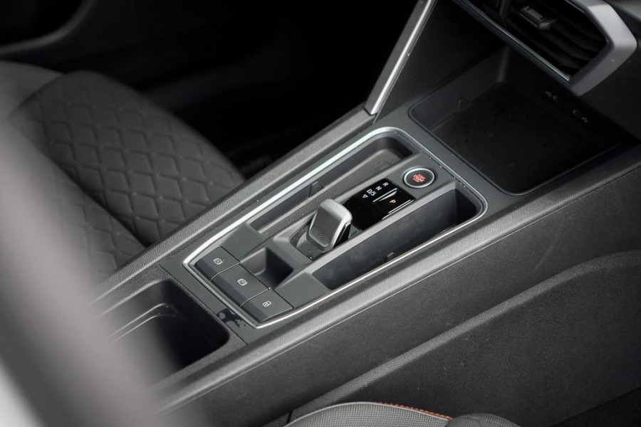 Seat Leon Sportstourer 1.5 eTSI FR / Aut / Clima / Carplay / Stoel&stuurverwarming / Incl BTW