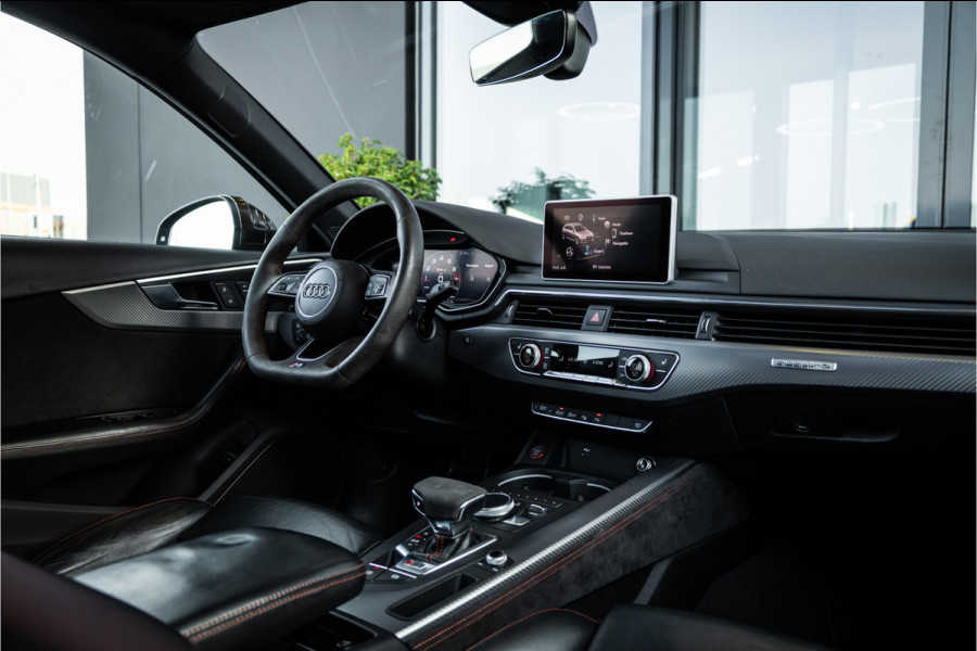 Audi RS4 Avant 2.9 TFSI quattro - Panorama | B&O | Massage | Sport Design Pakket