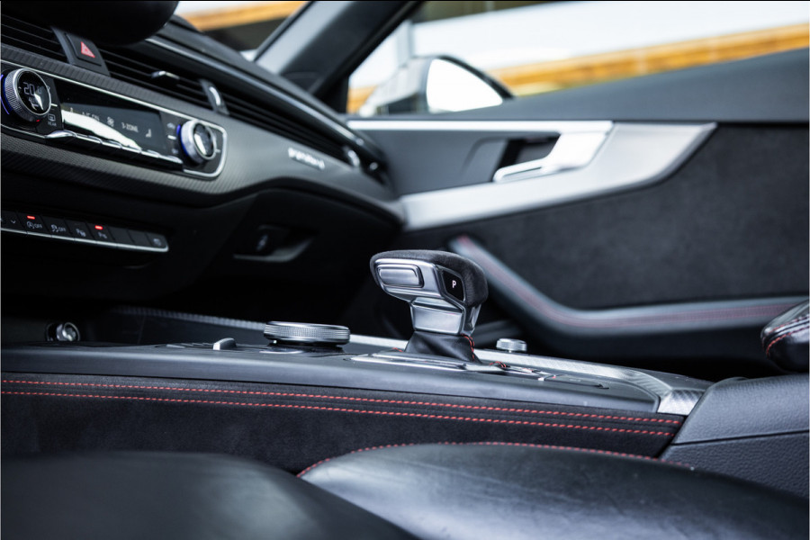 Audi RS4 Avant 2.9 TFSI quattro - Panorama | B&O | Massage | Sport Design Pakket