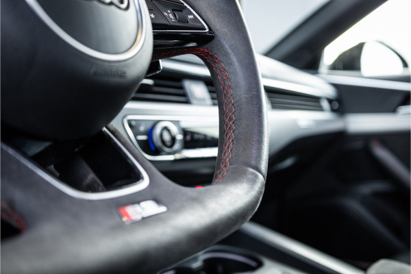 Audi RS4 Avant 2.9 TFSI quattro - Panorama | B&O | Massage | Sport Design Pakket