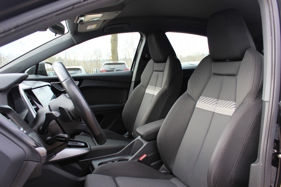 Audi Q4 Sportback e-tron 40 Advanced edition 77 kWh / SoH 90,3% / Warmtepomp / CarPlay / Matrix LED / Sportstoelen / 19'' / Virtual Cockpit / Parkeerhulp V+A / Intr.voorverwarming / Stoelverwarming / DAB / Cruise Control