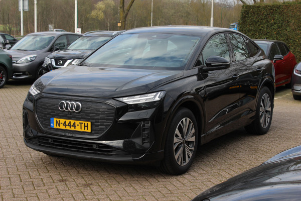 Audi Q4 Sportback e-tron 40 Advanced edition 77 kWh / SoH 90,3% / Warmtepomp / CarPlay / Matrix LED / Sportstoelen / 19'' / Virtual Cockpit / Parkeerhulp V+A / Intr.voorverwarming / Stoelverwarming / DAB / Cruise Control