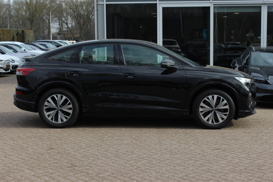 Audi Q4 Sportback e-tron 40 Advanced edition 77 kWh / SoH 90,3% / Warmtepomp / CarPlay / Matrix LED / Sportstoelen / 19'' / Virtual Cockpit / Parkeerhulp V+A / Intr.voorverwarming / Stoelverwarming / DAB / Cruise Control