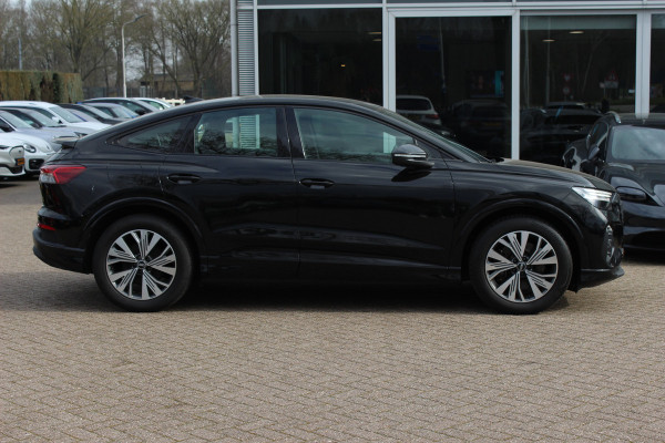 Audi Q4 Sportback e-tron 40 Advanced edition 77 kWh / SoH 90,3% / Warmtepomp / CarPlay / Matrix LED / Sportstoelen / 19'' / Virtual Cockpit / Parkeerhulp V+A / Intr.voorverwarming / Stoelverwarming / DAB / Cruise Control