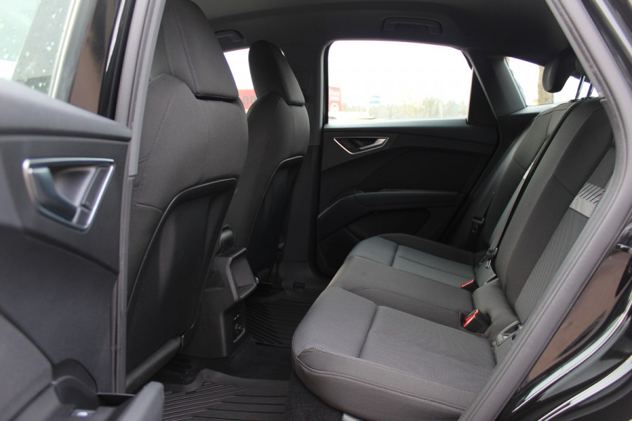 Audi Q4 Sportback e-tron 40 Advanced edition 77 kWh / SoH 90,3% / Warmtepomp / CarPlay / Matrix LED / Sportstoelen / 19'' / Virtual Cockpit / Parkeerhulp V+A / Intr.voorverwarming / Stoelverwarming / DAB / Cruise Control