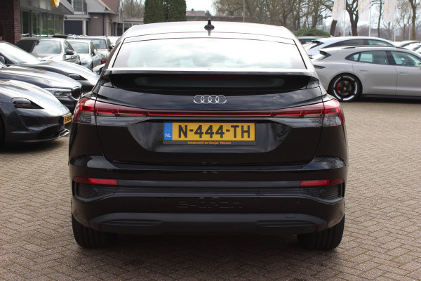 Audi Q4 Sportback e-tron 40 Advanced edition 77 kWh / SoH 90,3% / Warmtepomp / CarPlay / Matrix LED / Sportstoelen / 19'' / Virtual Cockpit / Parkeerhulp V+A / Intr.voorverwarming / Stoelverwarming / DAB / Cruise Control
