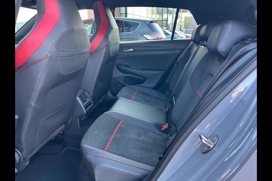 Volkswagen Golf 2.0 TSI GTI Clubsport Panorama Carplay LED