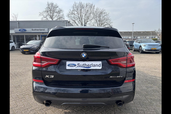 BMW X3 xDrive30e M Sport | Plug-in Hybride | PHEV | Volle uitrusting | 20 inch |  Panoramadak | Trekhaak | Harman/kardon | 360 graden camera | Leder Vernasca Schwarz | Elektrische stoelen met memory functie | M pakket | Sportstoelen | Stoelverwarming| Adaptive Led | Head Up Display | Keyless entry | Elektrische achterklep | Adaptive cruise control | Dodehoeksensoren | Digitaal instrumentenpaneel SCI |