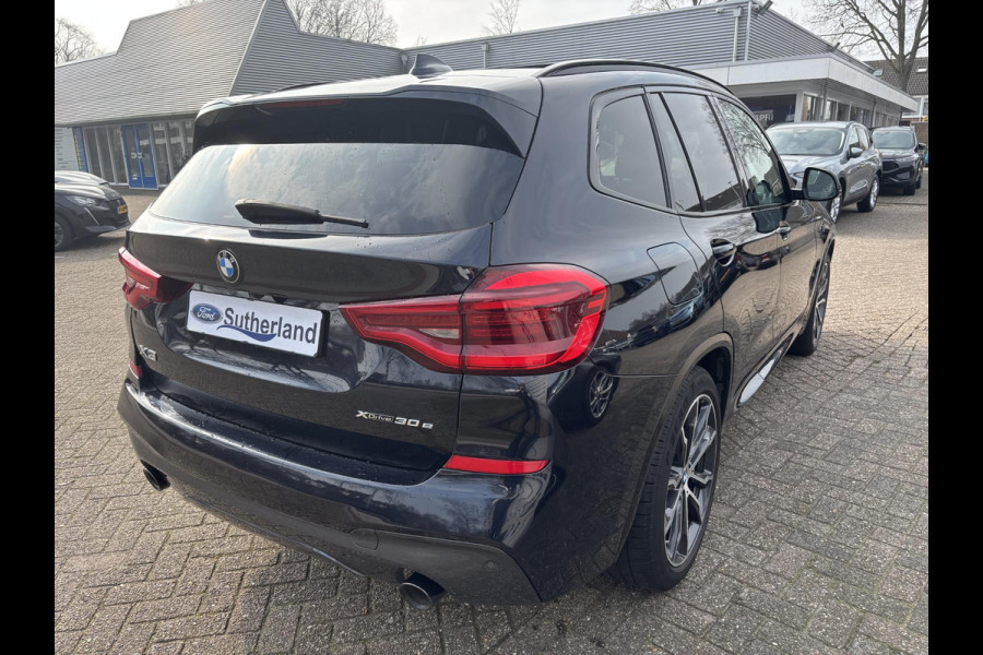 BMW X3 xDrive30e M Sport | Plug-in Hybride | PHEV | Volle uitrusting | 20 inch |  Panoramadak | Trekhaak | Harman/kardon | 360 graden camera | Leder Vernasca Schwarz | Elektrische stoelen met memory functie | M pakket | Sportstoelen | Stoelverwarming| Adaptive Led | Head Up Display | Keyless entry | Elektrische achterklep | Adaptive cruise control | Dodehoeksensoren | Digitaal instrumentenpaneel SCI |